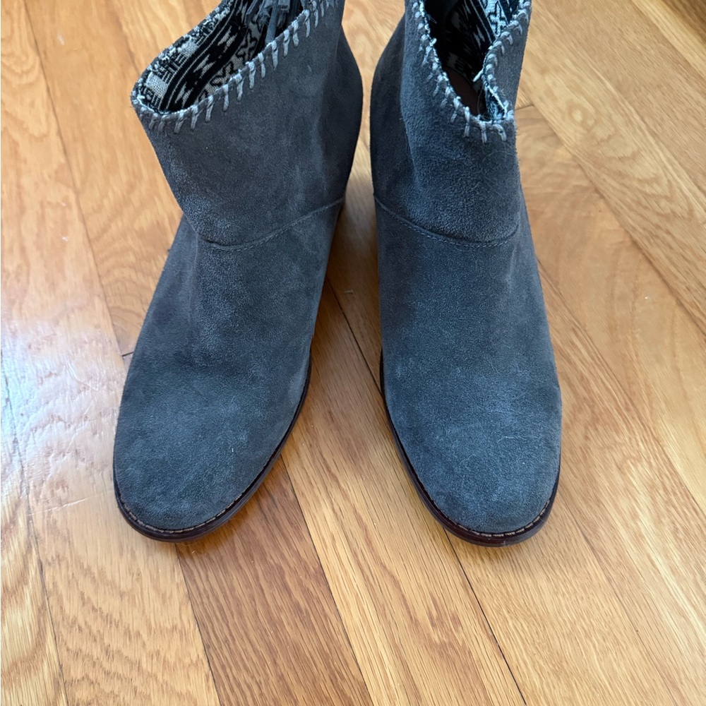 Tom’s Gray Suede Women's Ankle Boots